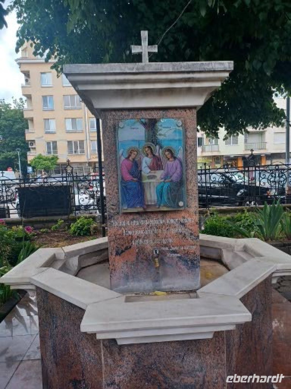 Trinkwasserbrunnen im Kirchgarten &ndash; &copy; Ute Solf (Eberhardt TRAVEL)