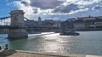 Die Kettenbrücke mit Schloß &ndash; &copy; Andreas Kunzmann (Eberhardt TRAVEL)