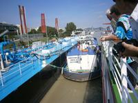 Anlegen an der Tankstelle &ndash; &copy; Adelheid Fritzsche (Eberhardt TRAVEL)