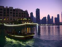 Abendstimmung an der Dubai-Fontäne &ndash; &copy; Katrin Deutschbein (Eberhardt TRAVEL)