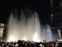 084 Dubai_Burj Khalifa - Wasserspiele &ndash; &copy; Patrick Fritzsche (Eberhardt TRAVEL)