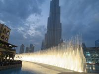 Dubai Mall Wasserspiele &ndash; &copy; Kathrin Mickan (Eberhardt TRAVEL)
