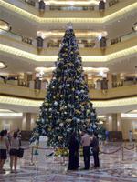 Der 11 Millionen Weihnachtsbaum im Emirates Palace &ndash; &copy; Vicky Kern (Eberhardt TRAVEL)