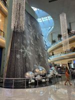 Dubai Mall Wasserfall &ndash; &copy; Vicky Kern (Eberhardt TRAVEL)