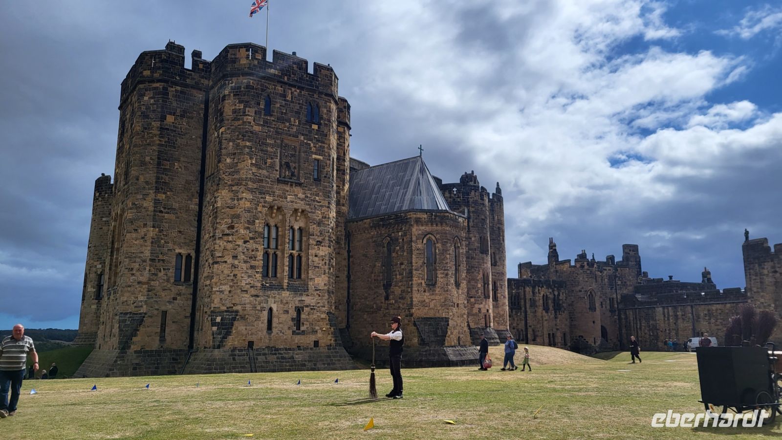 214 – England, Alnwick Castle &ndash; &copy; Vivien Fiedler (Eberhardt TRAVEL)