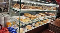 Tea Room &ndash; &copy; Merle Decker (Eberhardt TRAVEL)