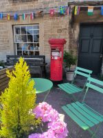 Lacock (Letterbox solarbetrieben) &ndash; &copy; Heike Jack (Eberhardt TRAVEL)