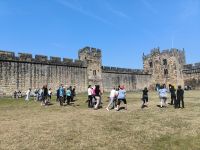 Alnwick Castle Besenflugstunde &ndash; &copy; Heike Jack (Eberhardt TRAVEL)