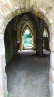 Schmale Durchgänge in Fountains Abbey