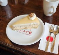 Lübeck - Marzipanspeicher Cafe &ndash; &copy; Petra Hady (Eberhardt TRAVEL)