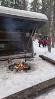 20250224_11 klkeine Stärkung am Lagerfeuer.jpg &ndash; &copy; Michael Rass (Eberhardt TRAVEL)