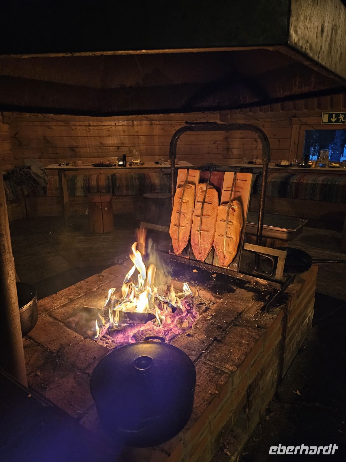 Tag 6 - Flammlachs beim Kota Dinner &ndash; &copy; Mariele Legler (Eberhardt TRAVEL)