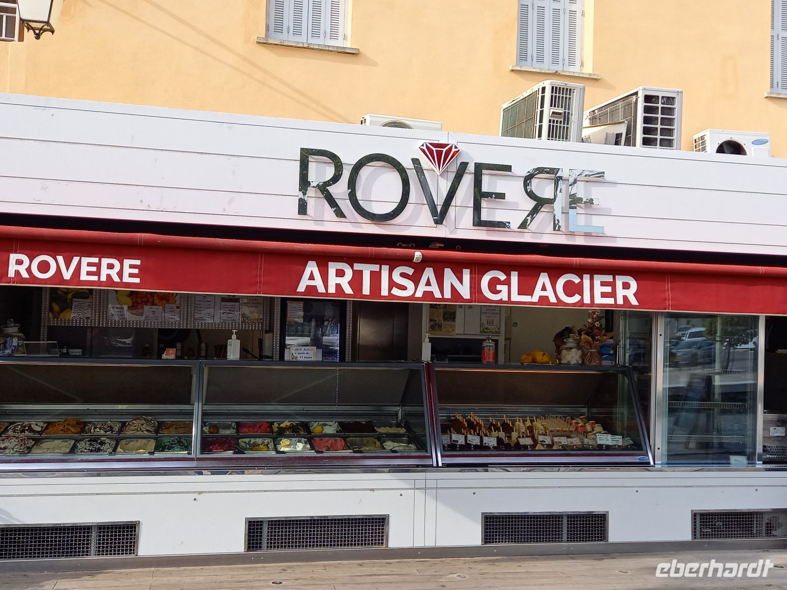 Bestes Eis in St. Florent am Yachthafen &ndash; &copy; Franciska Bauer (Eberhardt TRAVEL)