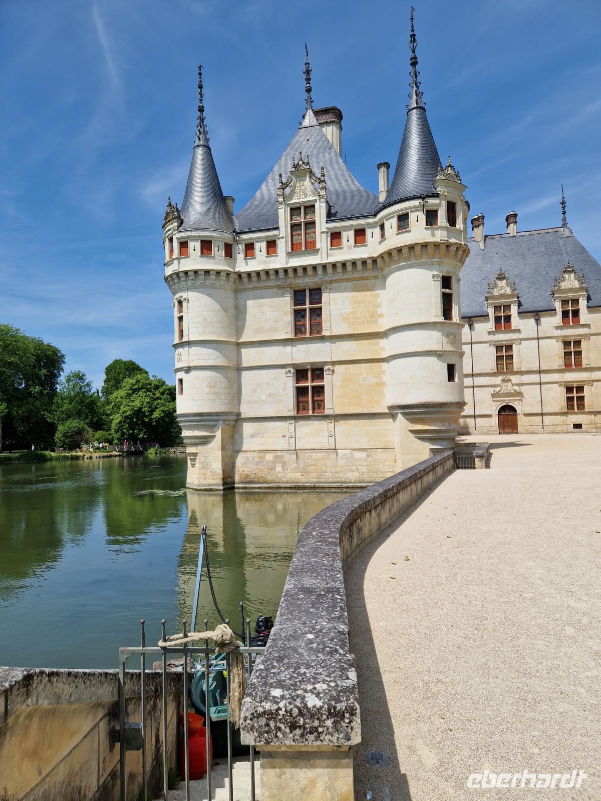 Chateau &ndash; &copy; Karl-Heinz Himburg (Eberhardt TRAVEL)