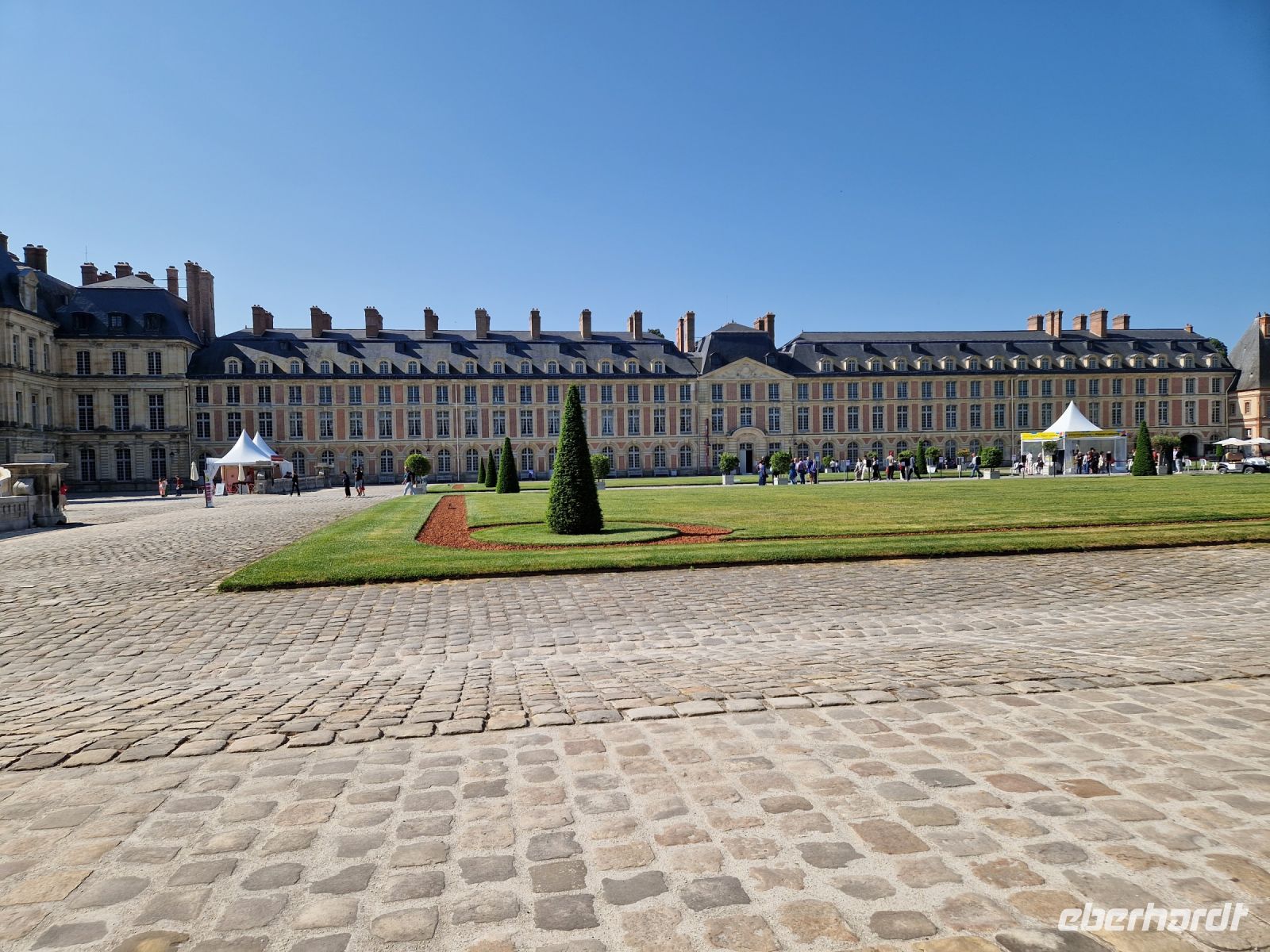 Chateau &ndash; &copy; Karl-Heinz Himburg (Eberhardt TRAVEL)