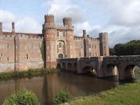 Herstmonceux Castle, Haupteingang &ndash; &copy; Michael Krause (Eberhardt TRAVEL)