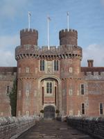 Herstmonceux Castle, Haupteingang &ndash; &copy; Michael Krause (Eberhardt TRAVEL)