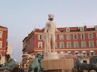 Apollo mit Maske in Nizza &ndash; &copy; Peter Rudolph (Eberhardt TRAVEL)