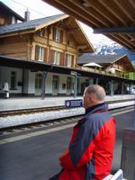 Ruhe am Bahnhof Gstaad &ndash; &copy; Cordula Conrad (Eberhardt TRAVEL)