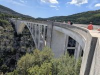 Pont de l'Artuby, berühmte Stahlbeton-Bogenbrücke über der Verdonschlucht &ndash; &copy; Sabine Möllering-Stork (Eberhardt TRAVEL)