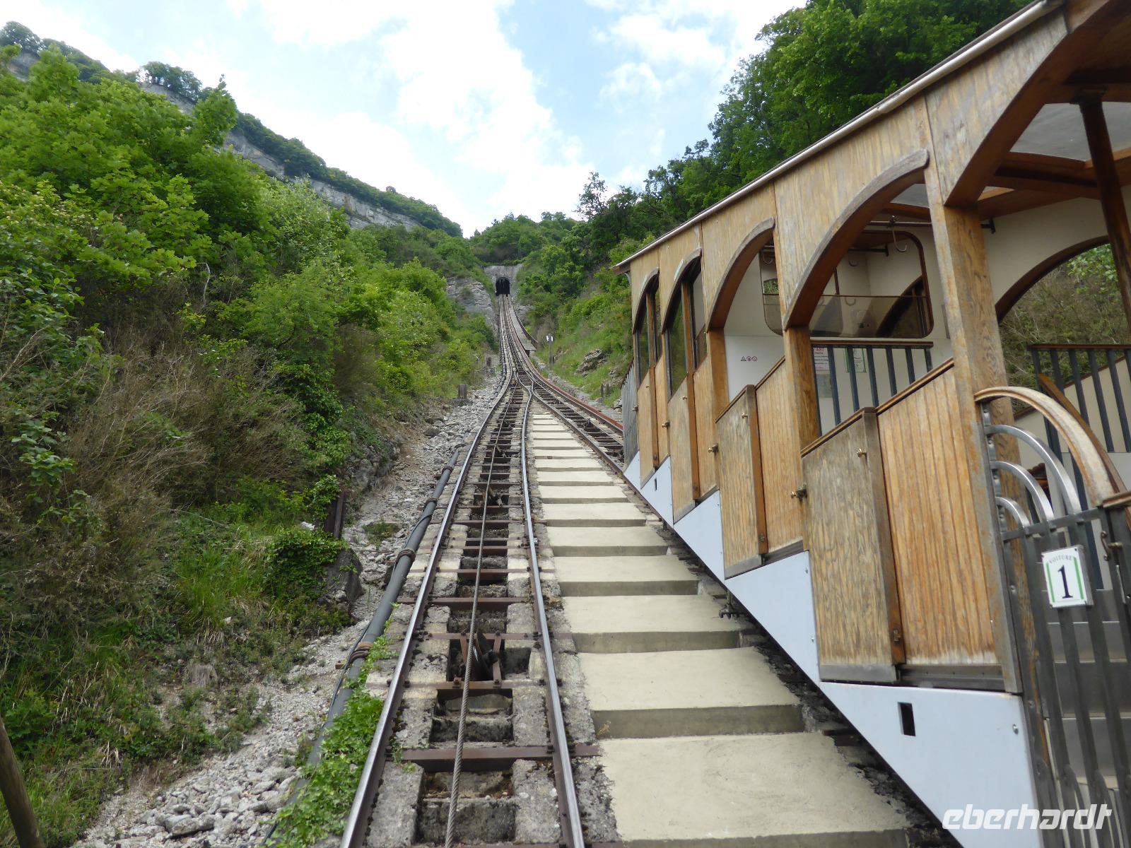 Montfort - Bahn nach St. Hilaire du Touvet  &ndash; &copy; Claudia Bernhardt (Eberhardt TRAVEL)