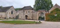 Pforte zum Kloster Fontenay &ndash; &copy; Peter Rudolph (Eberhardt TRAVEL)