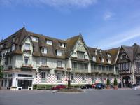 Tag 6 - 3 - Strand- und Stadtspaziergang in Deauville (9) &ndash; &copy; Sabine Heitzer (Eberhardt TRAVEL)