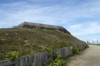 Tag 5 Strandwanderung zum Leuchtturm von Eckmühl, Relikte WK II &ndash; &copy; Gabriele Sauer (Eberhardt TRAVEL)