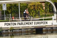 Schiffsanlegestelle Europaparlament &ndash; &copy; Gina Egenolf (Eberhardt TRAVEL)