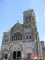 Tag 5 - 3- Wallfahrtskirche Vézélay (1) &ndash; &copy; Sabine Heitzer (Eberhardt TRAVEL)