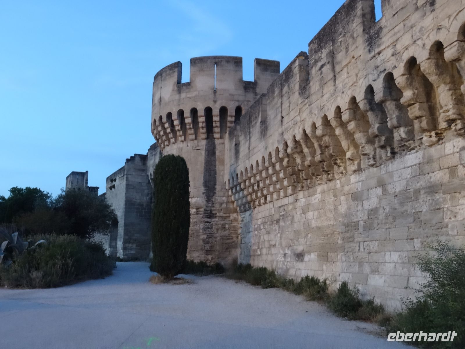 Avignon - Stadtmauer &ndash; &copy; Hans-Joachim Trutz (Eberhardt TRAVEL)