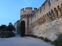 Avignon - Stadtmauer &ndash; &copy; Hans-Joachim Trutz (Eberhardt TRAVEL)