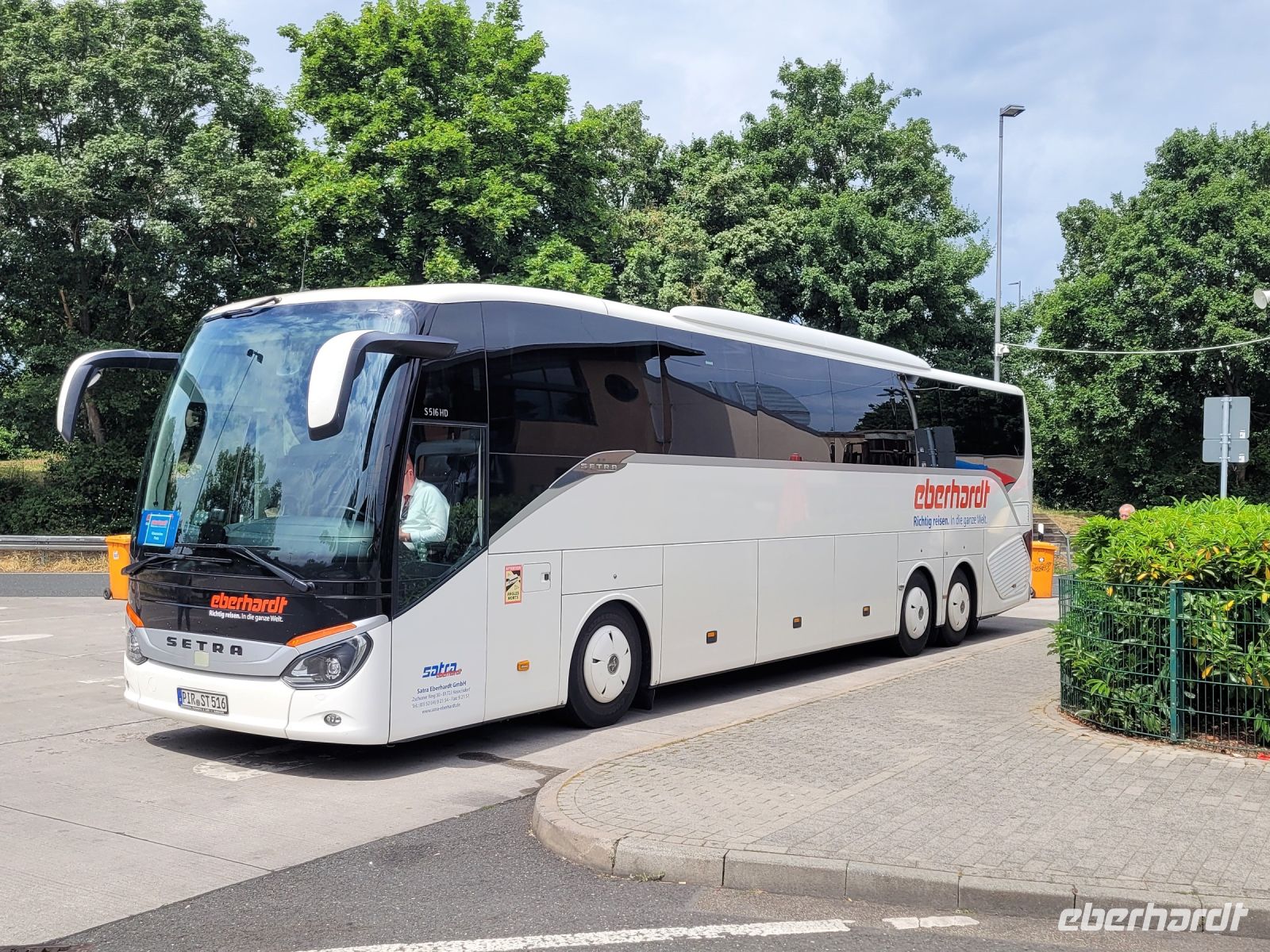 unser Reisebus von SATRA &ndash; &copy; Steffi Zimmermann (Eberhardt TRAVEL)