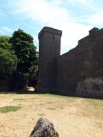 Frankreich - Rundreise Okzitanien: Vor den Toren von La Couvertoirade &ndash; &copy; Ekkehard Villing (Eberhardt TRAVEL)