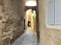 Gasse von Viviers &ndash; &copy; Roswitha Zytowski (Eberhardt TRAVEL)