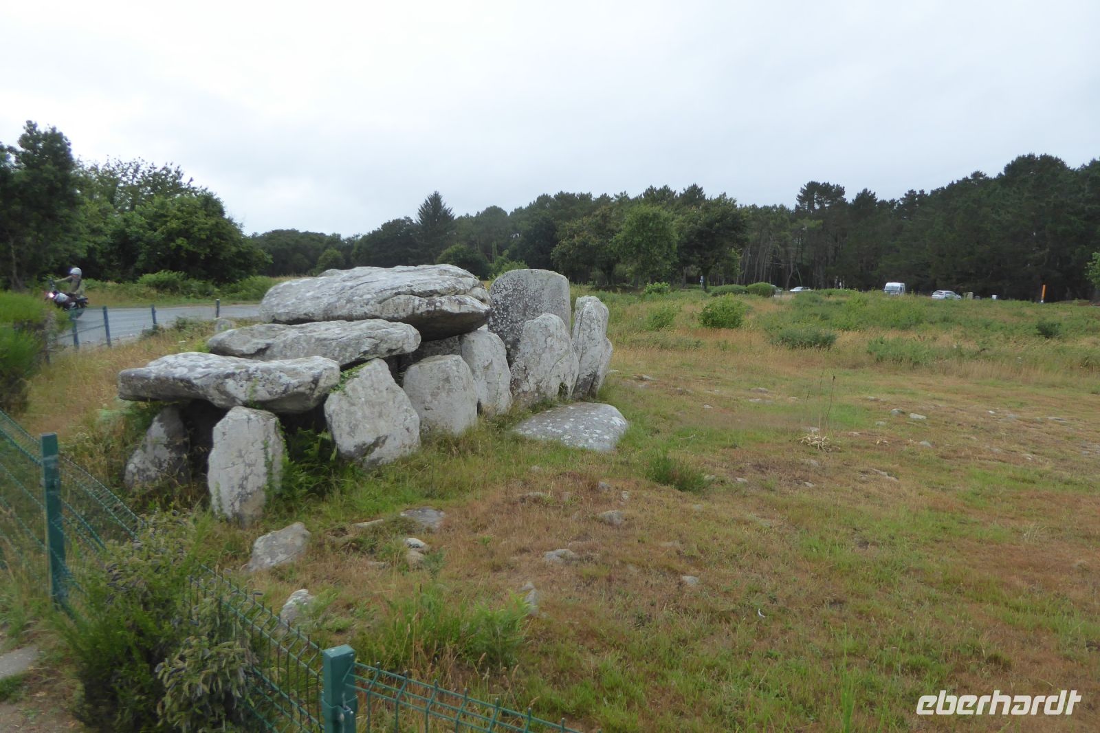 Tag 7 24.06.2022 Die Steinreihen von Carnac, Dolmen &ndash; &copy; Gabriele Sauer (Eberhardt TRAVEL)
