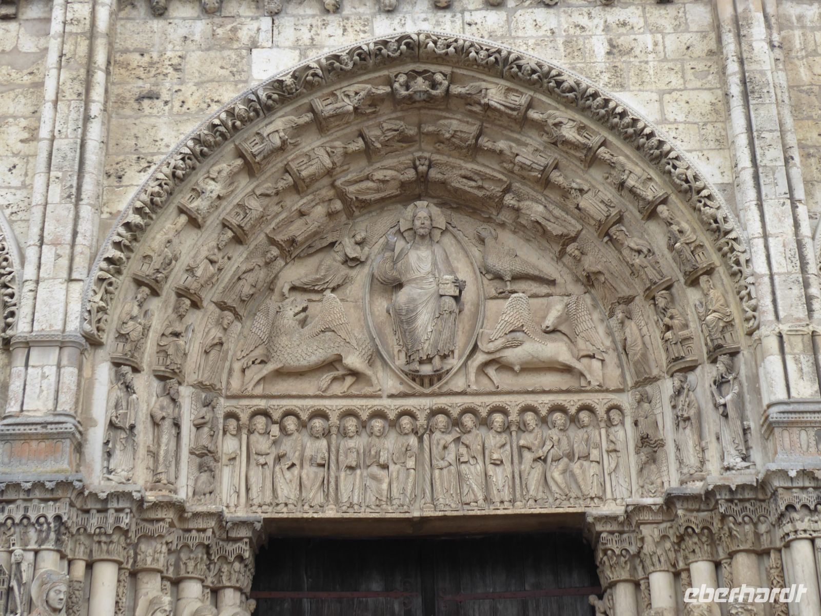 Tag 8 25.06.2022 Chartres, Kathedrale, Portal &ndash; &copy; Gabriele Sauer (Eberhardt TRAVEL)