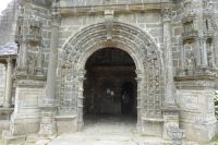 Tag 6 23.06.2022 Guimilliau, Portal &ndash; &copy; Gabriele Sauer (Eberhardt TRAVEL)