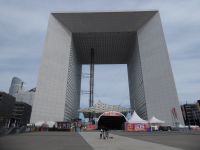Tag 9 26.06.2022 Paris, La Défense, Grand Arche &ndash; &copy; Gabriele Sauer (Eberhardt TRAVEL)