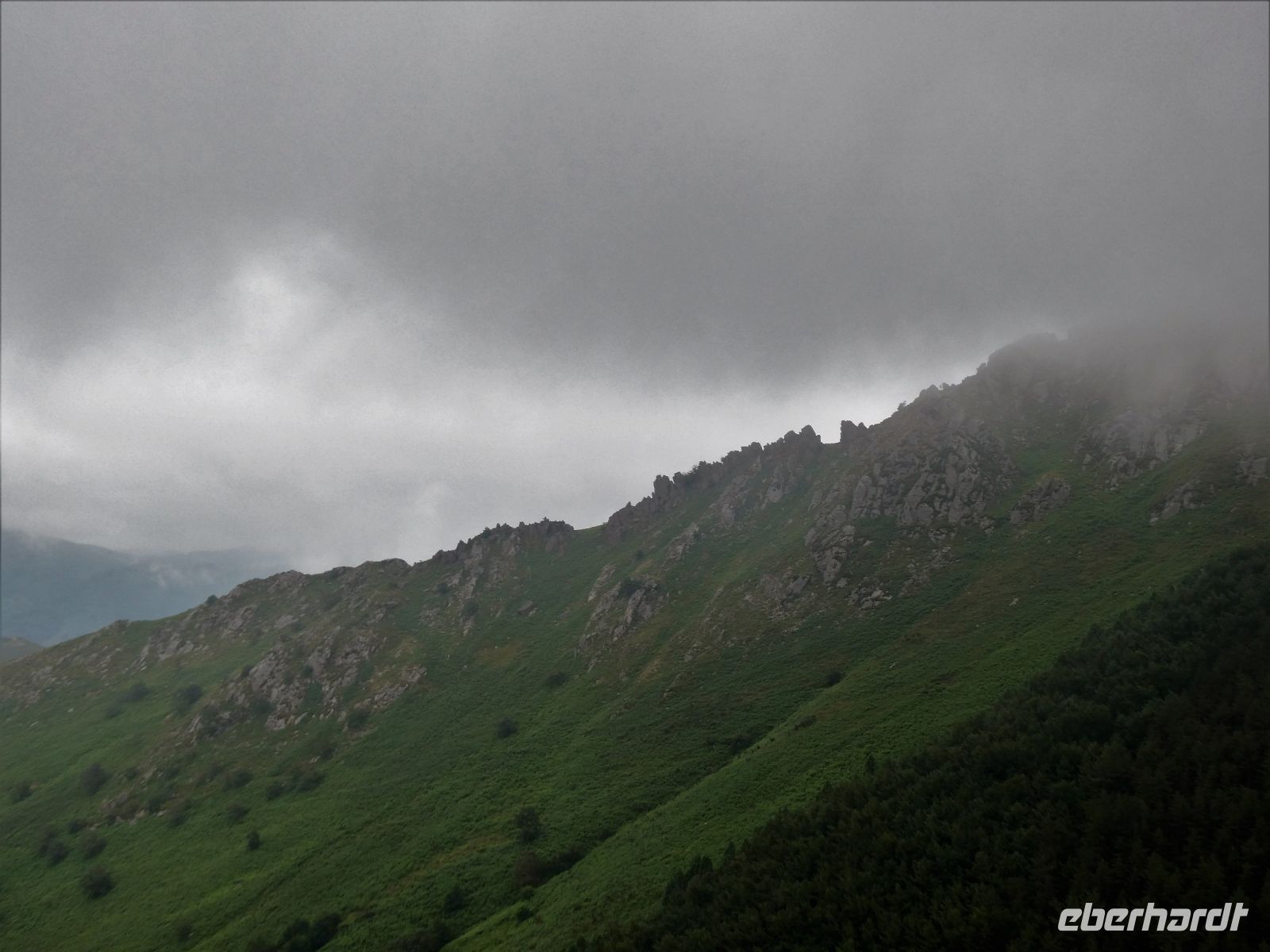 Berg im Nebel &ndash; &copy; Gina Egenolf (Eberhardt TRAVEL)
