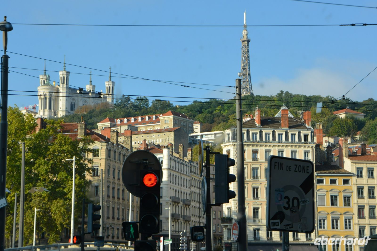 Blick zur Notre-Dame-de-Fourvière und dem ehem.Sendeturm &ndash; &copy; Gina Egenolf (Eberhardt TRAVEL)