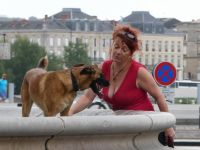Hund mit Frauchen &ndash; &copy; Gina Egenolf (Eberhardt TRAVEL)
