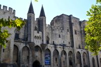 vor dem Papstpalast &ndash; &copy; Gina Egenolf (Eberhardt TRAVEL)