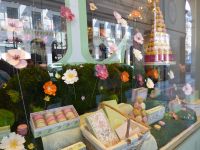 Paris Petit Tag 2 25.07.2022 Macarons bei Ladurée &ndash; &copy; Gabriele Sauer (Eberhardt TRAVEL)