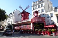 Paris Petit Tag 2 25.07.2022 Moulin Rouge &ndash; &copy; Gabriele Sauer (Eberhardt TRAVEL)