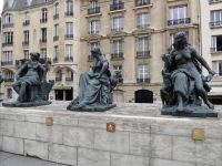 Paris Petit Tag 4 26.07.2022 Statuen der 6 Kontinente, Weltausstellung Paris 1878 &ndash; &copy; Gabriele Sauer (Eberhardt TRAVEL)