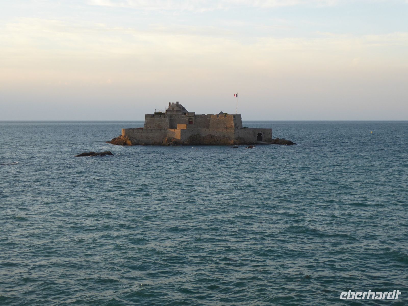 Tag 8 13.08.2022 Abendstimmung in St. Malò, Fort National &ndash; &copy; Gabriele Sauer (Eberhardt TRAVEL)