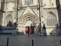 Tag 5 10.08.2022 Quimper, Portal der Kathedrale   &ndash; &copy; Gabriele Sauer (Eberhardt TRAVEL)
