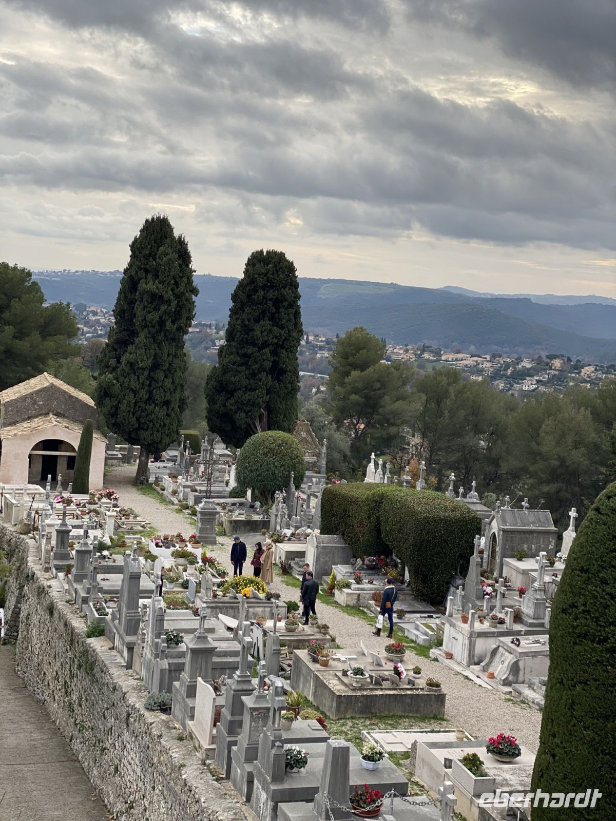 Blick auf den Friedhof von Saint Paul de Vence.JPEG &ndash; &copy; Anne Fohlert (Eberhardt TRAVEL)