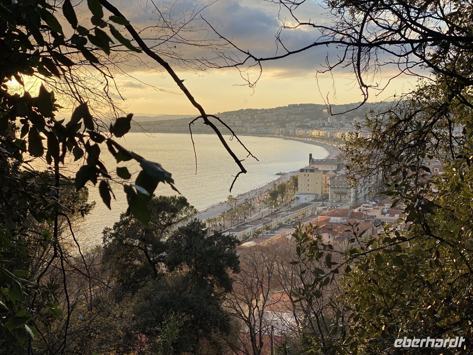 Blick auf die Promenade Nizzas.JPEG &ndash; &copy; Anne Fohlert (Eberhardt TRAVEL)